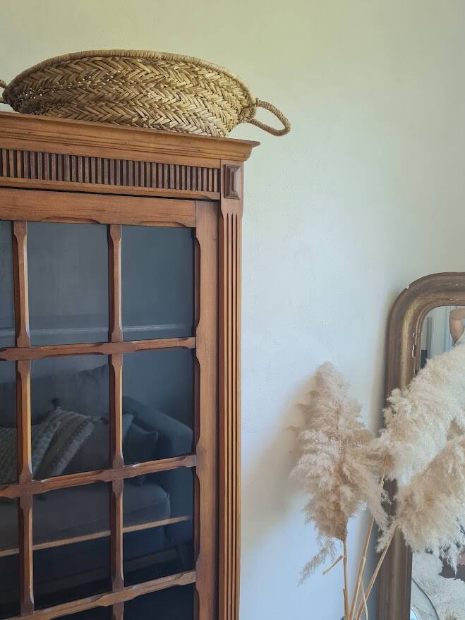 Antique Parisian glass cabinet in the style of a hosier