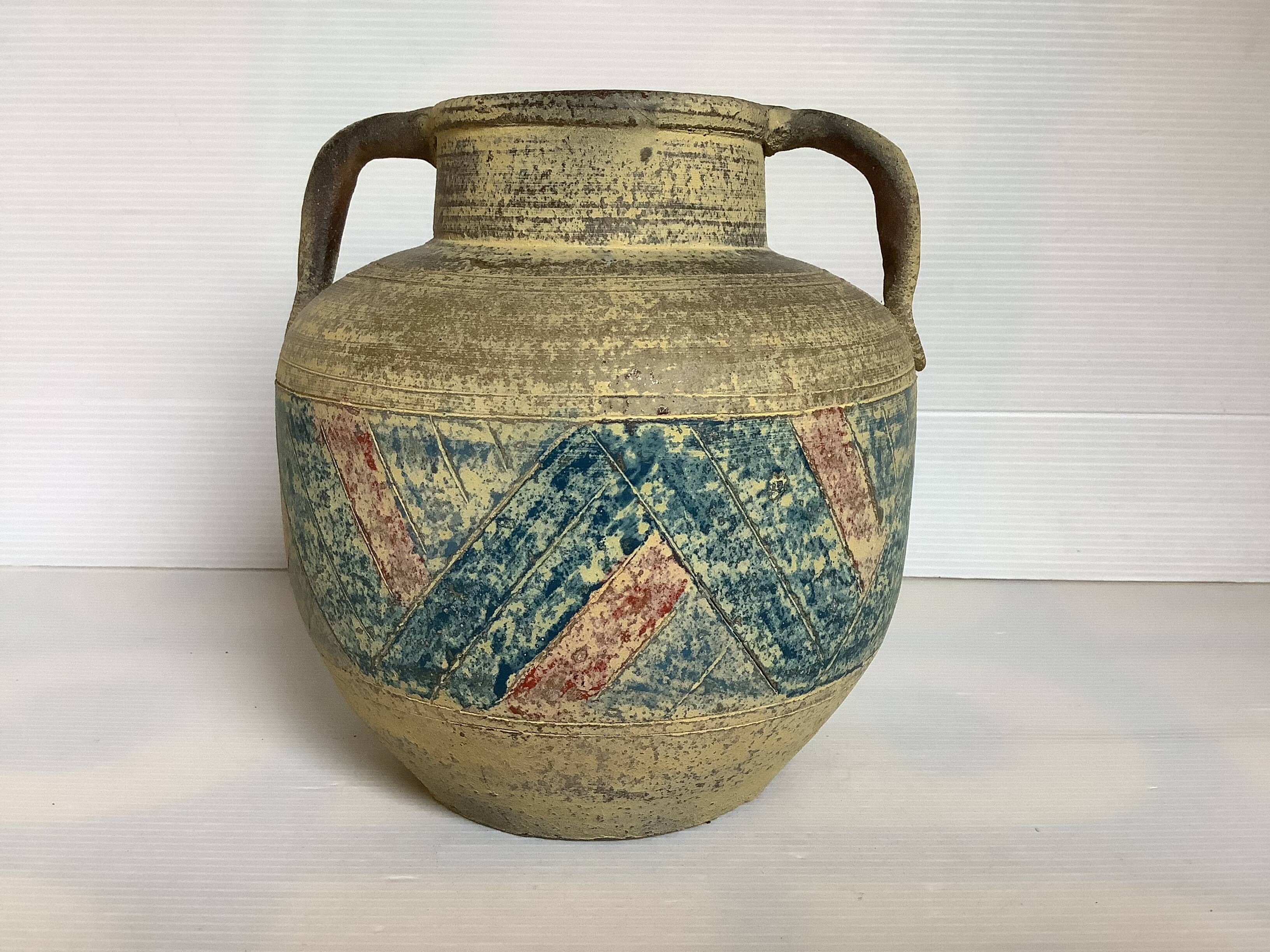 Vase trio of geometric colours