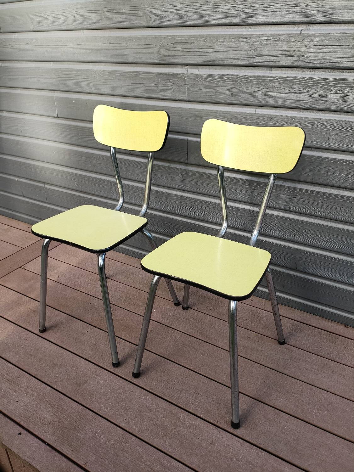 Paire de chaises en formica jaunes