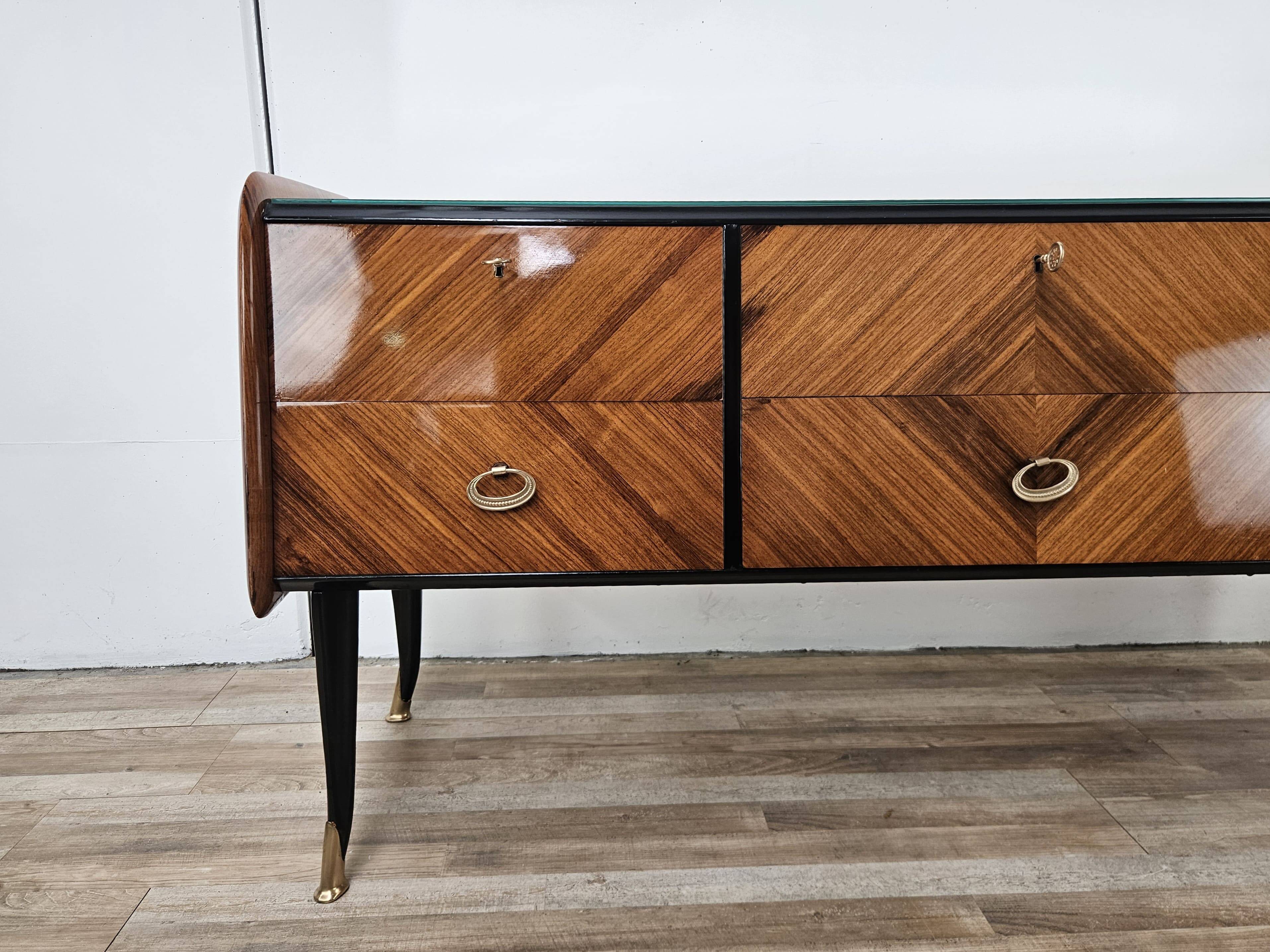 Commode en acajou avec miroir du milieu du siècle des années 1950