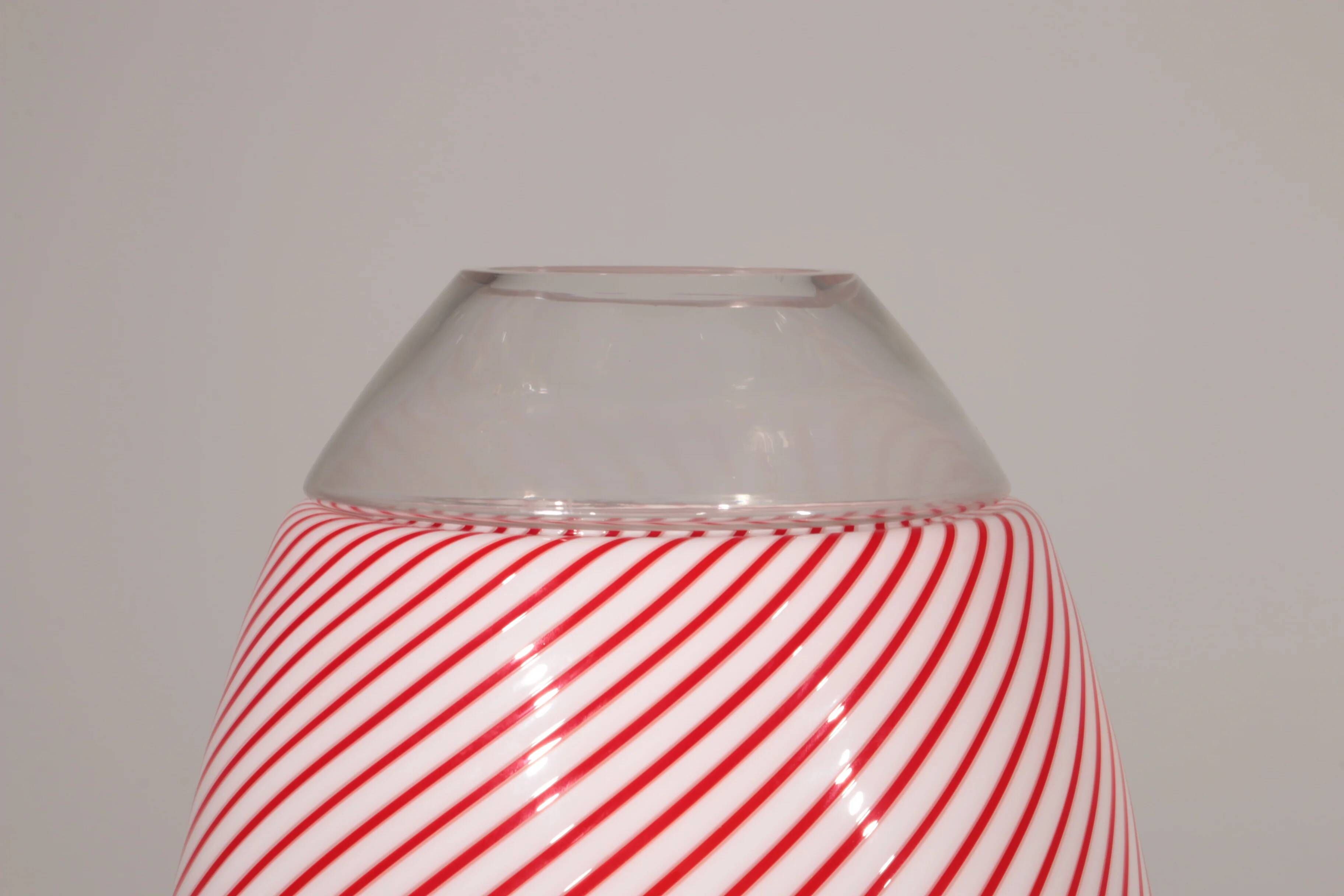 Very large egg-shaped lamp by Carlo Nason for AV Mazzega, Murano glass model LT 535, Italy, 1970s.