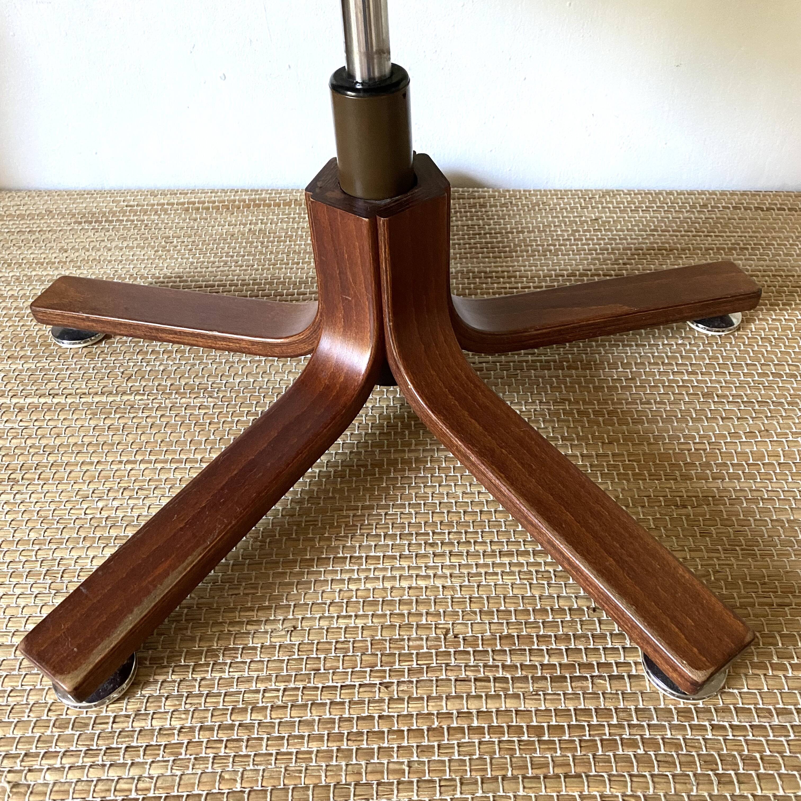 Fauteuil scandinave pivotant vintage