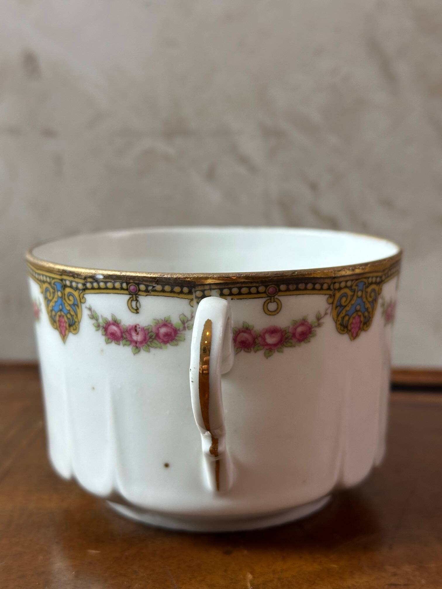 Pair of porcelain luncheons