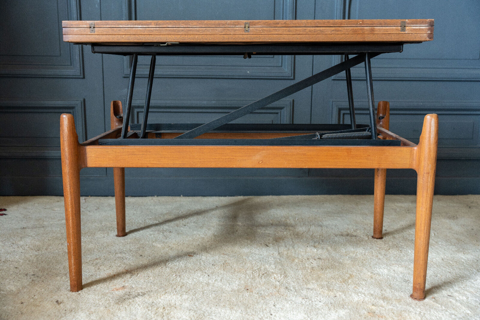 Scandinavian coffee table Smorrebrod with extendable system