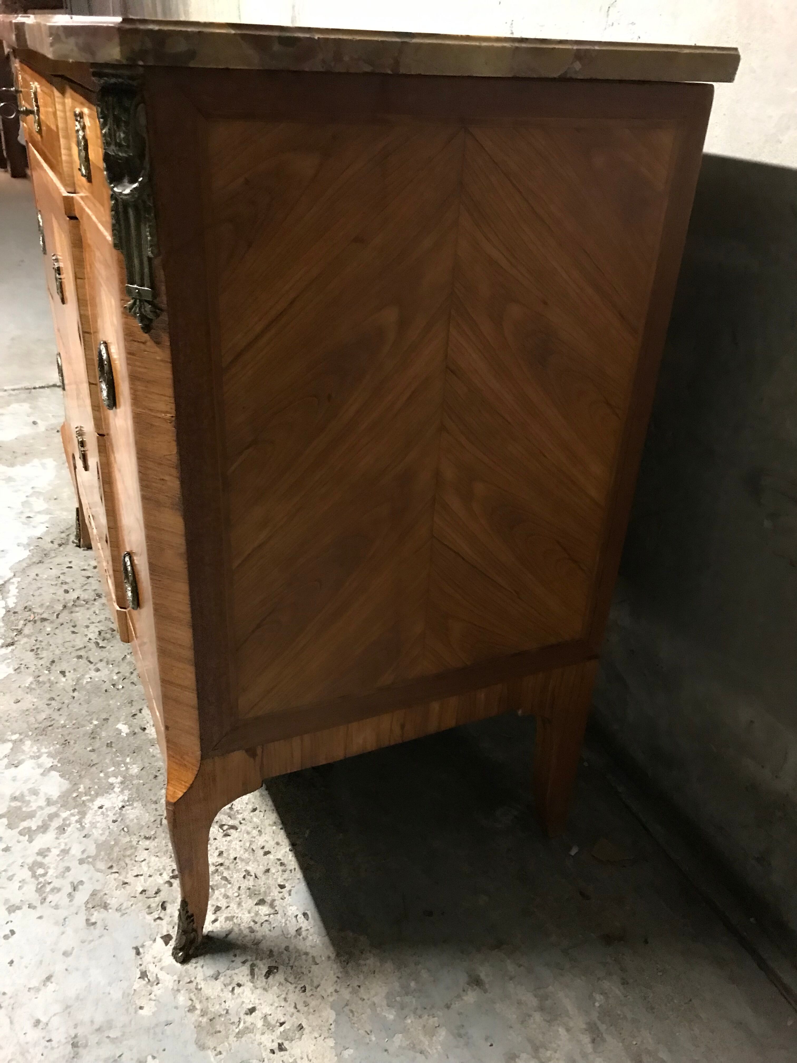 Transition chest of drawers 1900 inlaid with marquetry