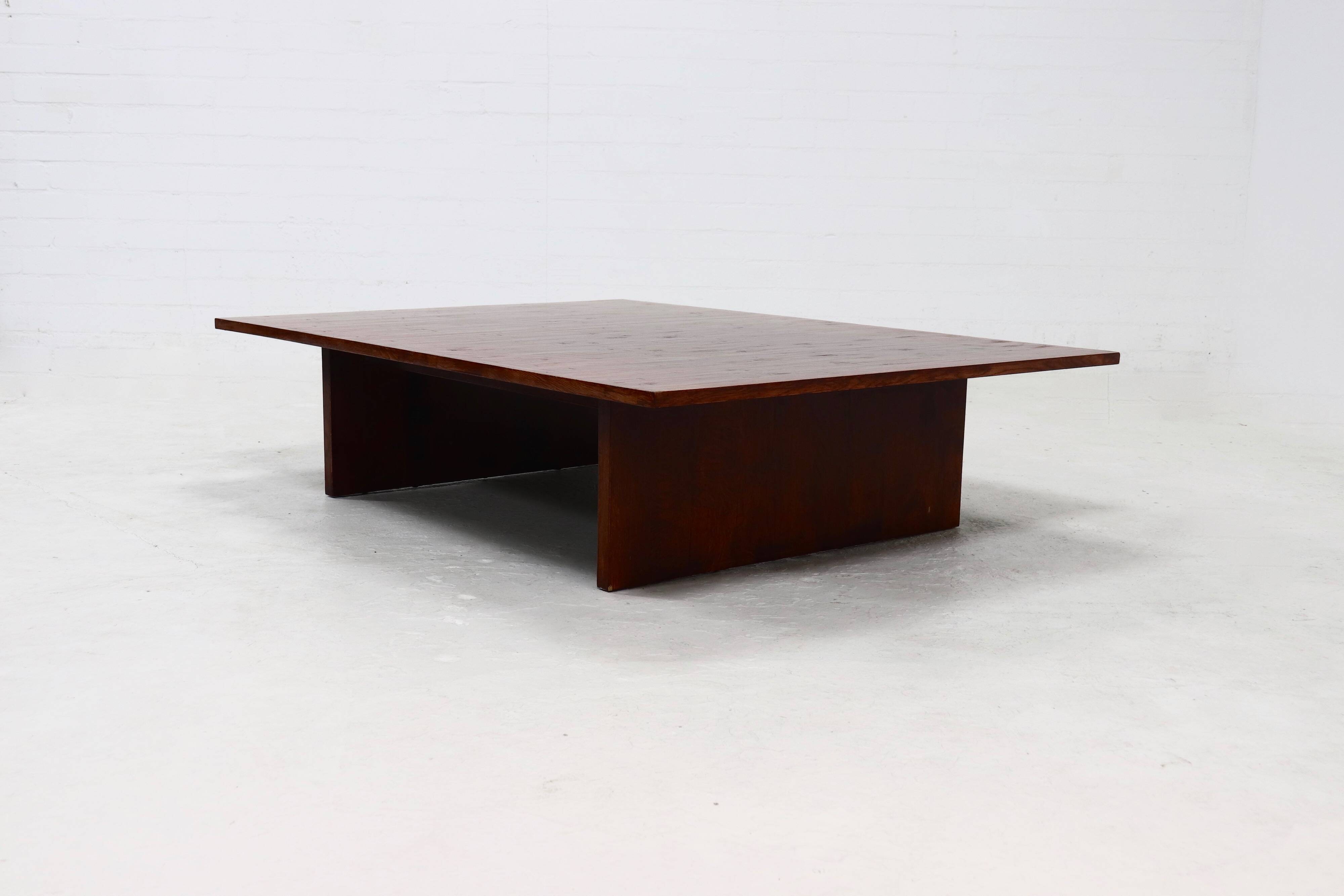 Grande table basse en bambou et bois belge des années 1980
