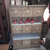 Storage cabinet with drawers