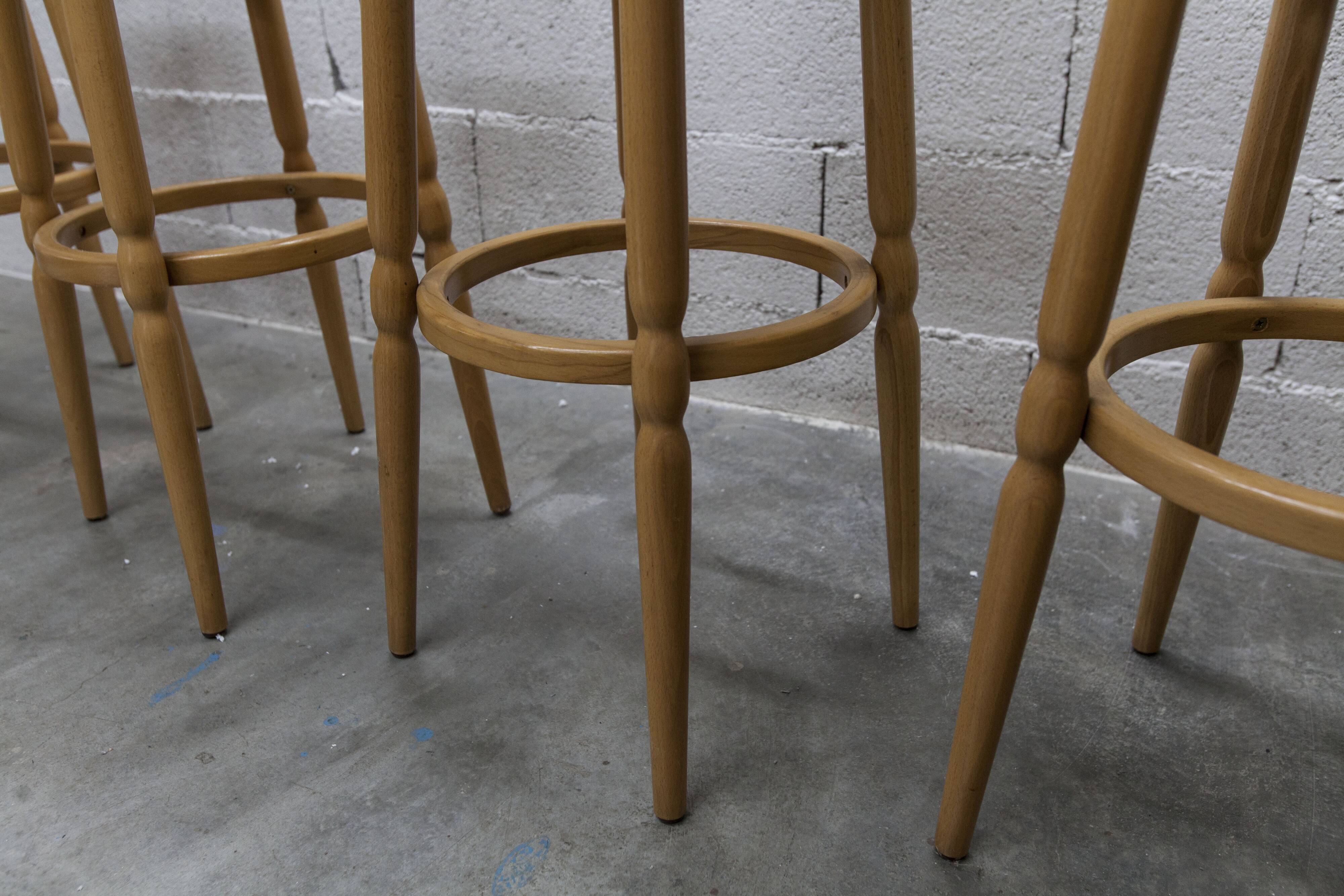 Standing table and 4 high stools Baumann 1990