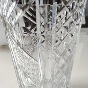 Vintage vase with flared neck in cut crystal - Decorated with geometric patterns / diamond braces