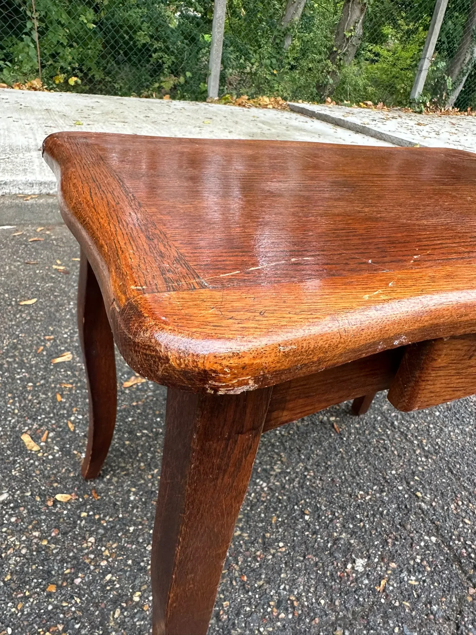 Table basse table d'appoint bout de canapé en chêne style Louis XV 1950