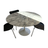 Table ronde Knoll Tulip Saarinen marbre arabescato