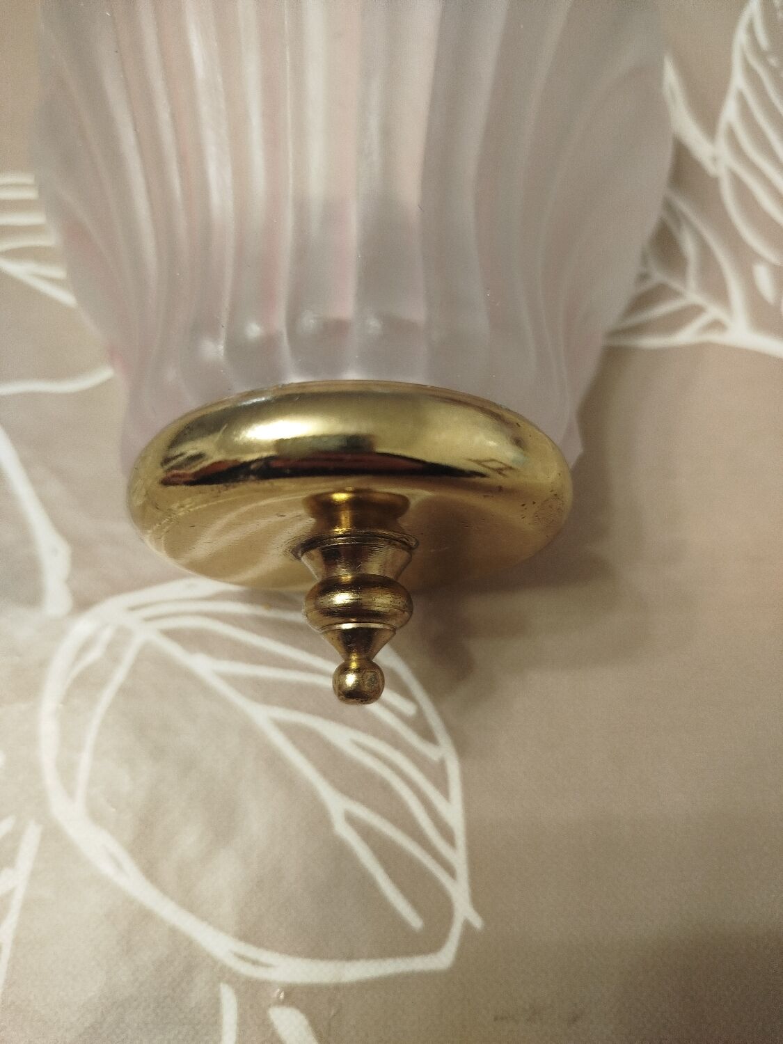 Applique art déco en verre dépoli rosé coquillage