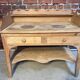 Meuble de toilette ancien en bois brut