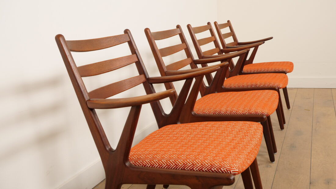 Set of 4 Danish teak dining chairs | 1960s