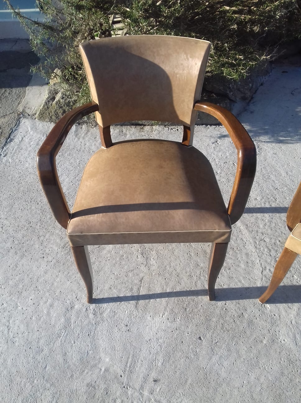batch of 2 bridge chairs, golden beige color