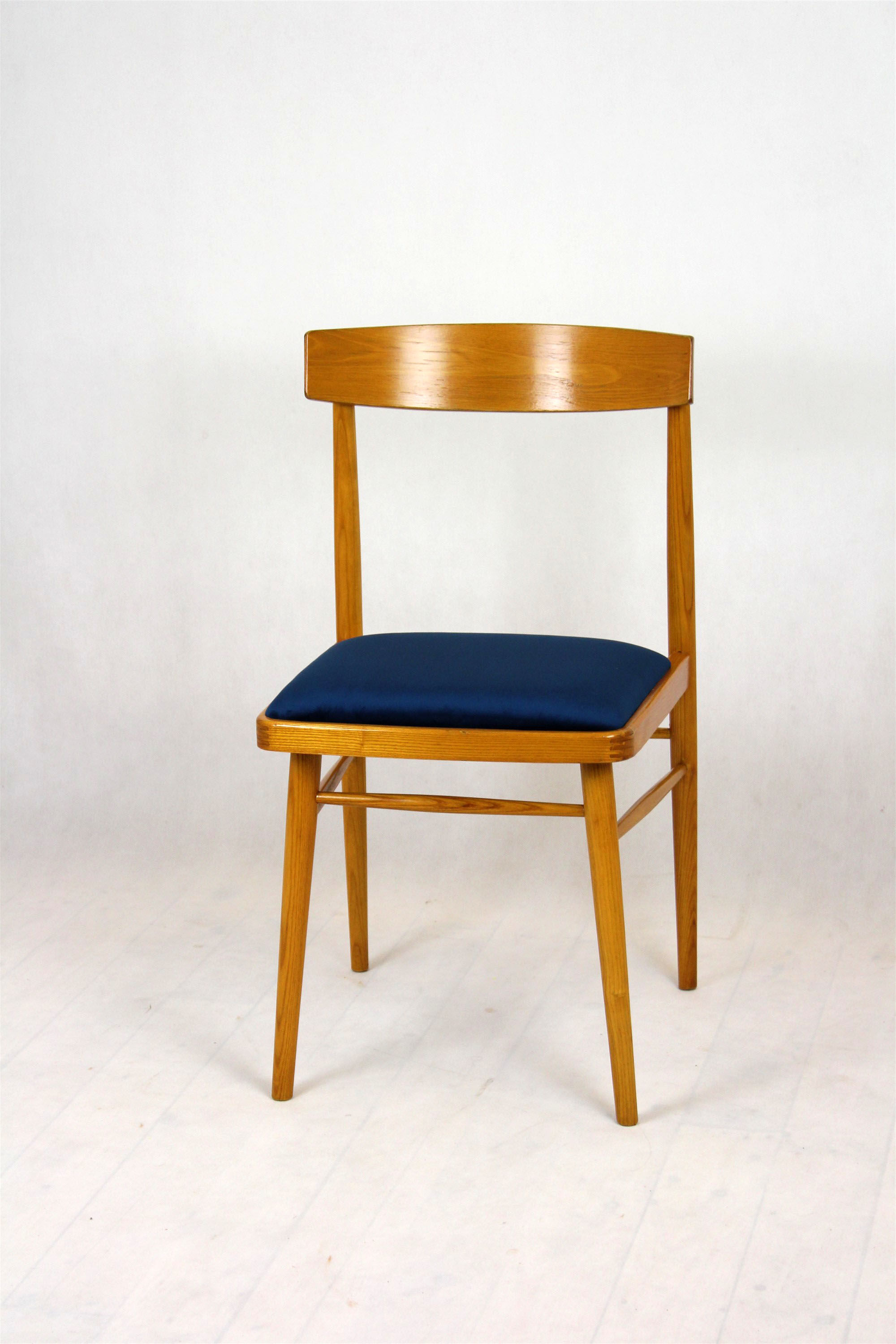 Chaises à manger par Ton, années 1960