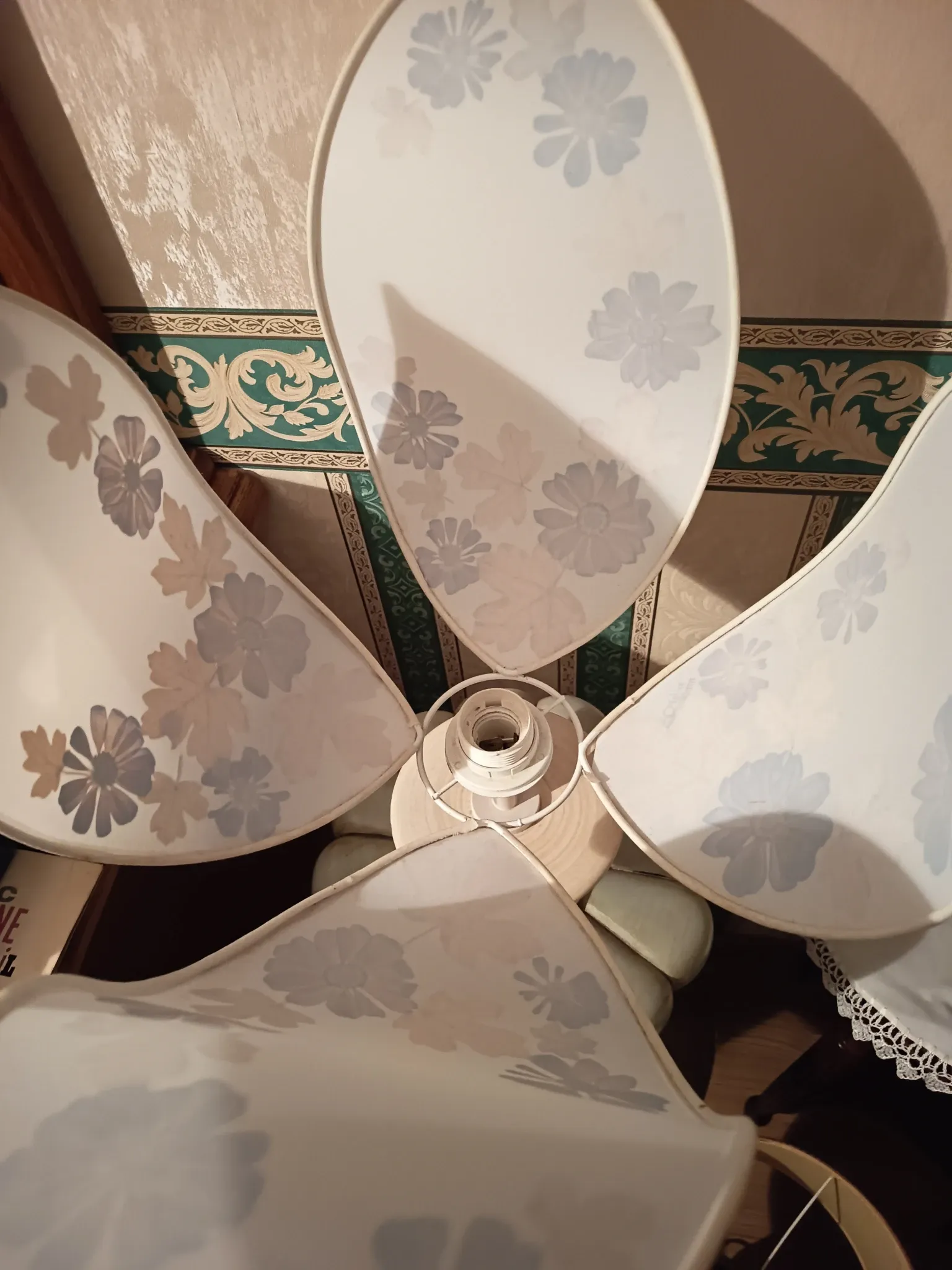 Large vintage flower lamp signed Aumaire – 80 cm – Herbarium of dried flowers