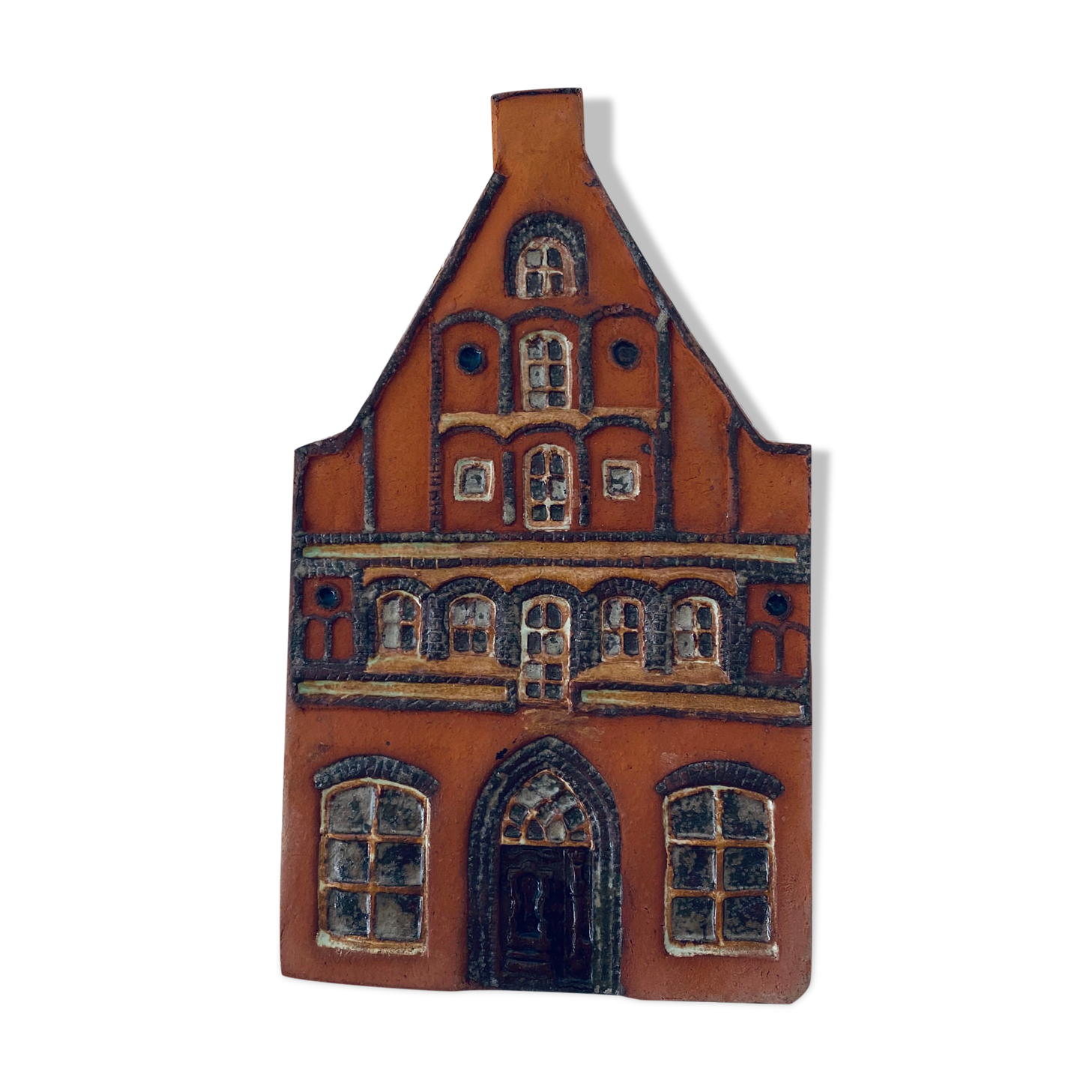 Decorative house wall pottery
