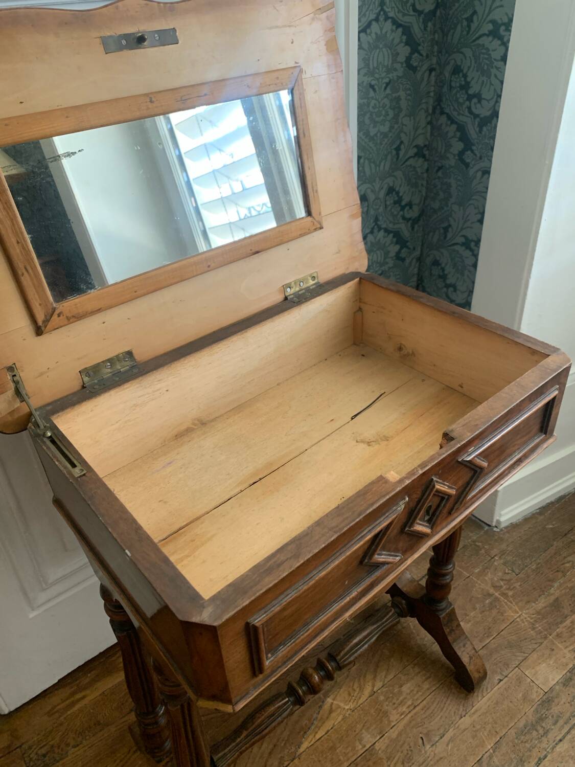 Table travailleuse