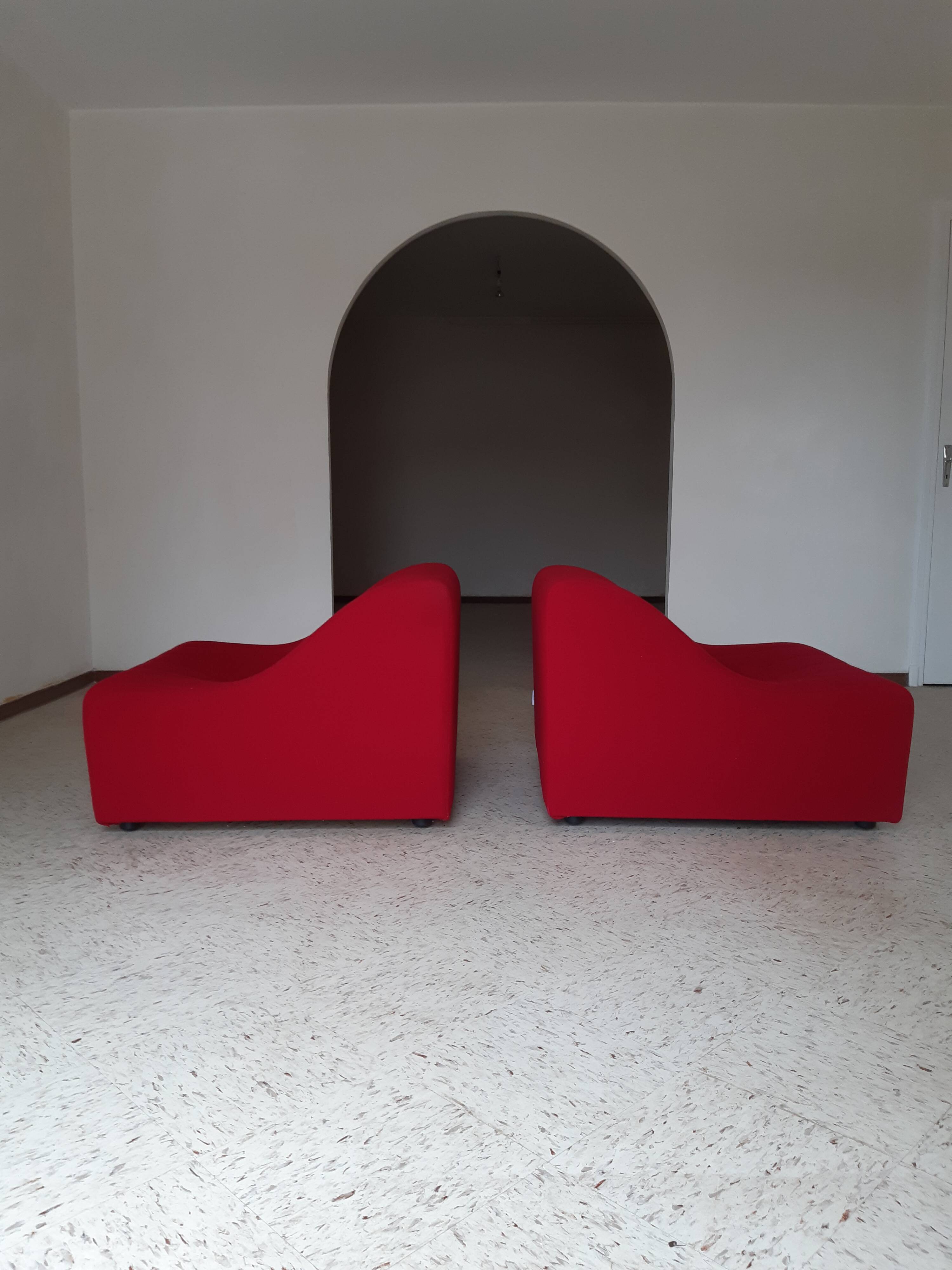 Pair of swivel chromatic lounge chairs by Kwok Hoi Chan, Steiner