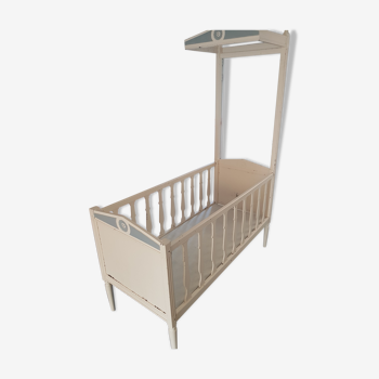 Kid canopy bed