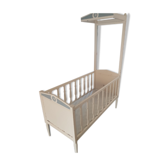 Kid canopy bed