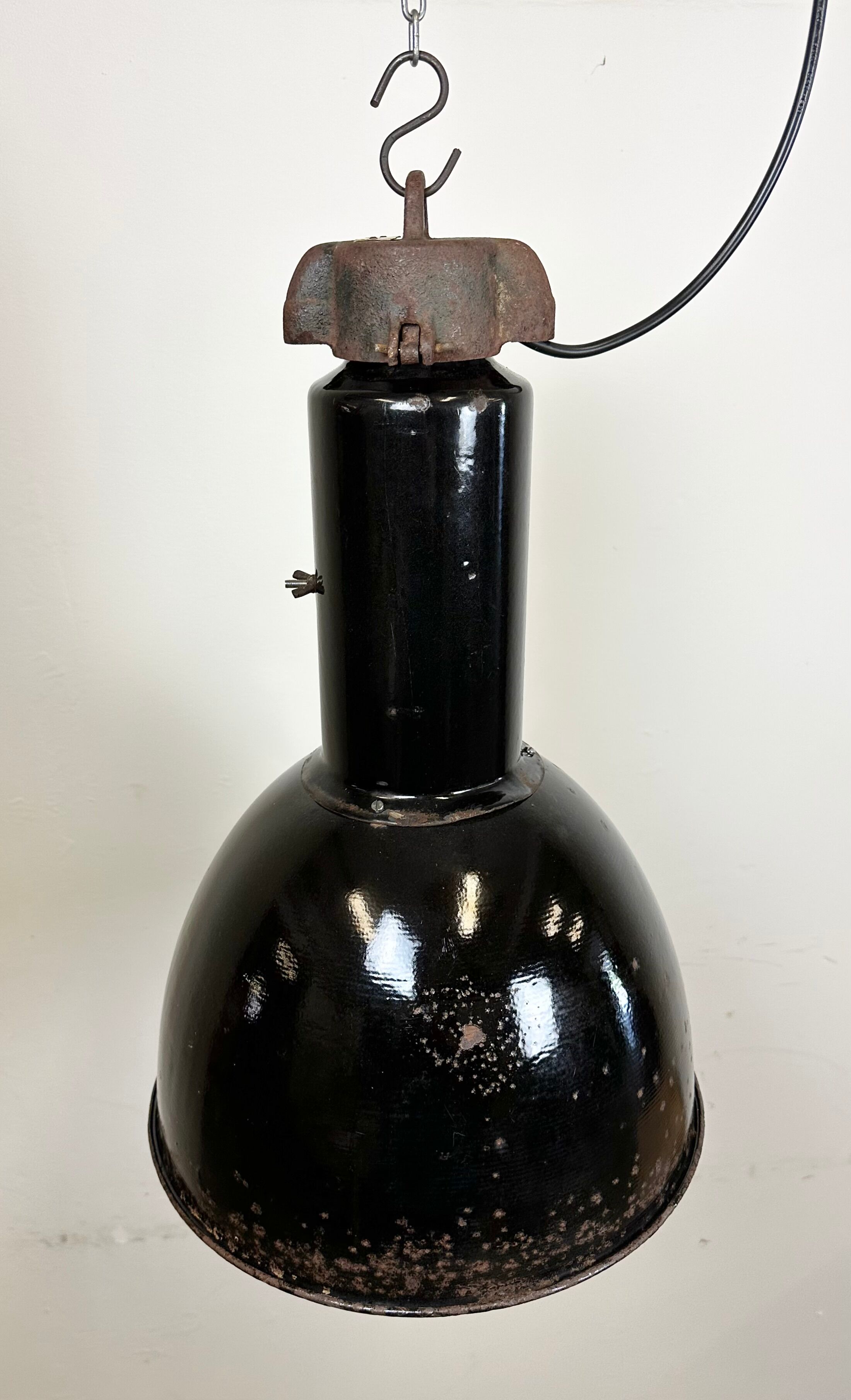 Rusty Industrial Bauhaus Black Enamel Pendant Lamp, 1930s