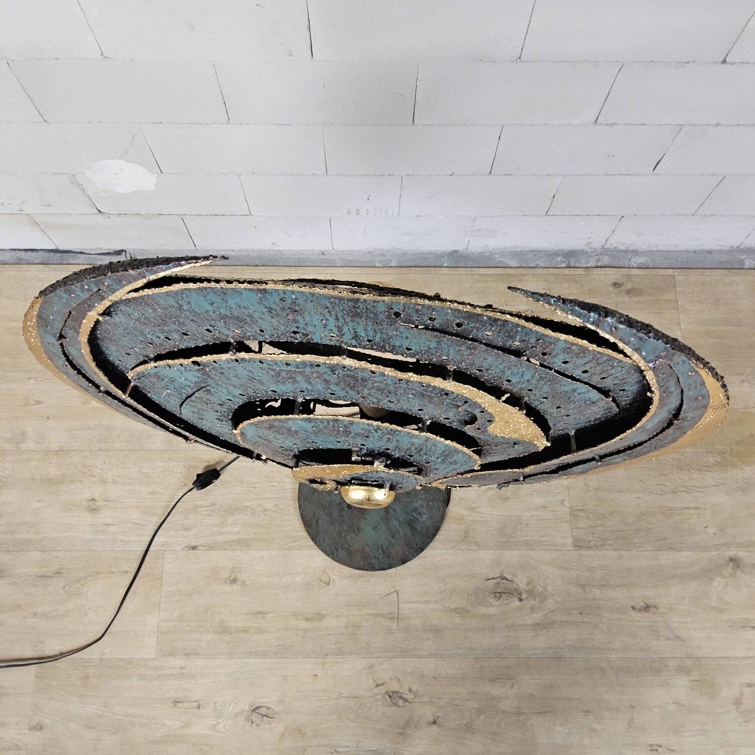 Unique large metal Thai art sculpture floor lamp goldleaf