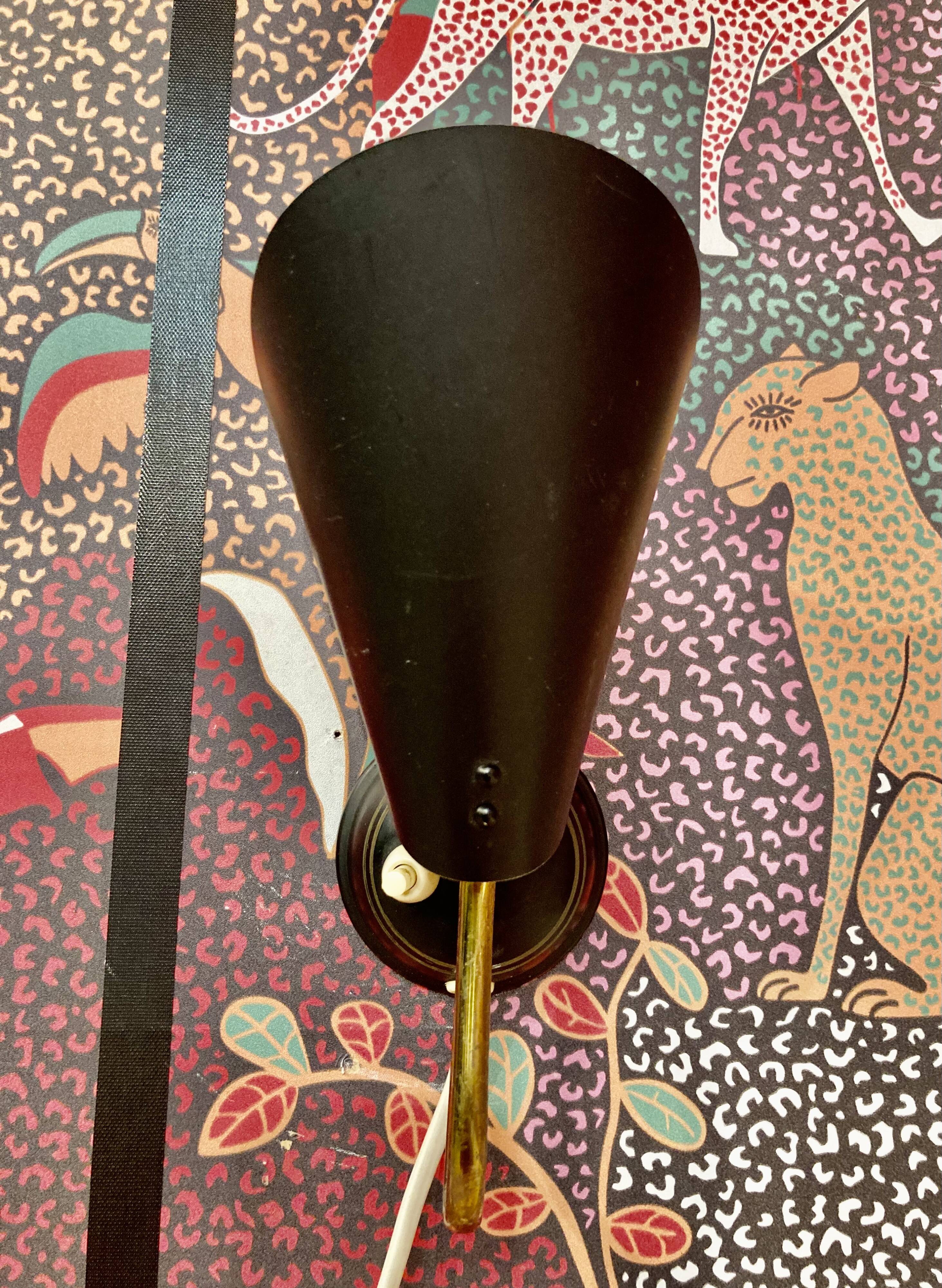 ELEGANT SCANDINAVIAN DESIGN WALL LIGHT 1950.