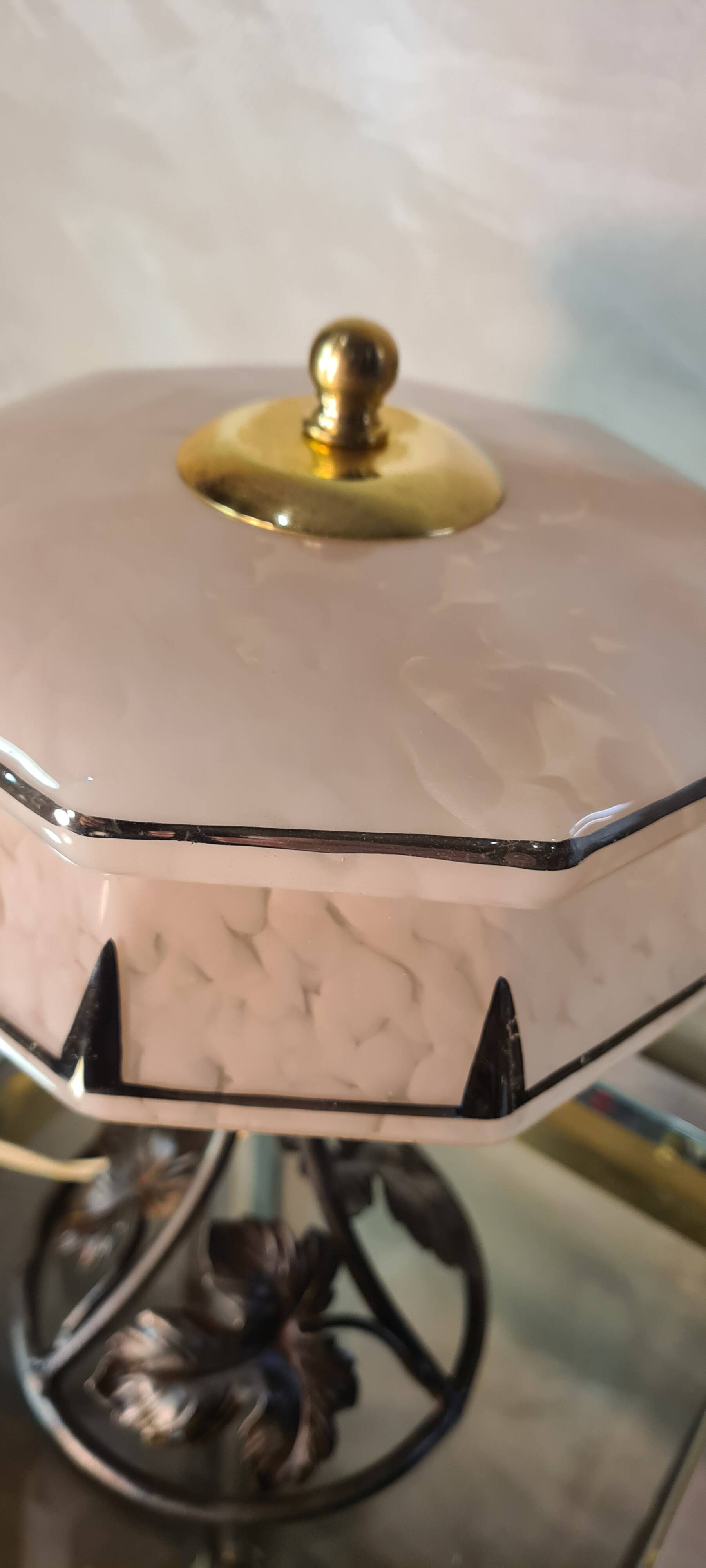 Wrought iron lamp brandt style, muller art deco with pink clichy glass lampshade and gilding 27x21