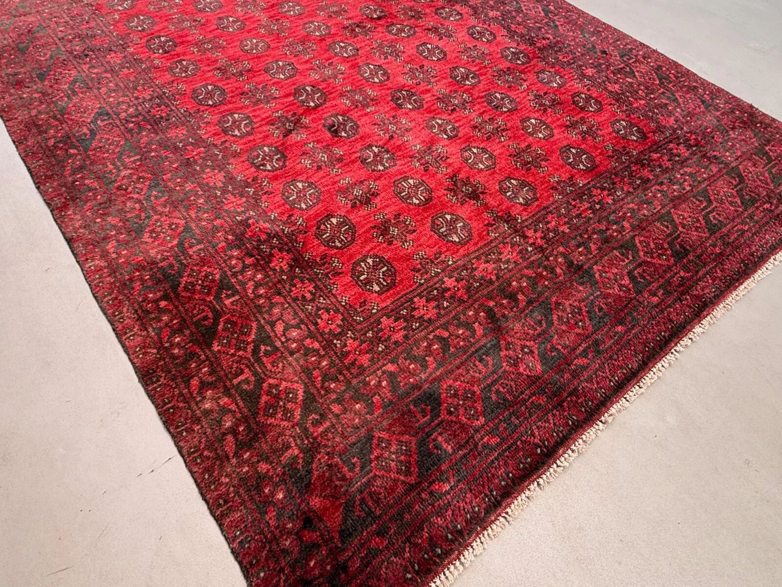Tapis village afghan turkmène vintage 195x280 cm, rouge, noir, grand tribal