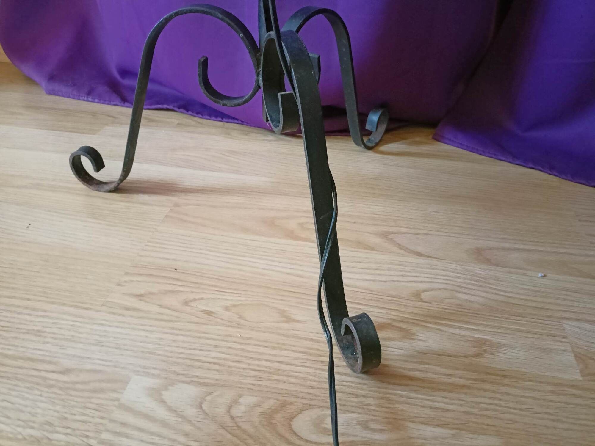 Vintage floor lamp - 40s , wrought iron with scroll feet