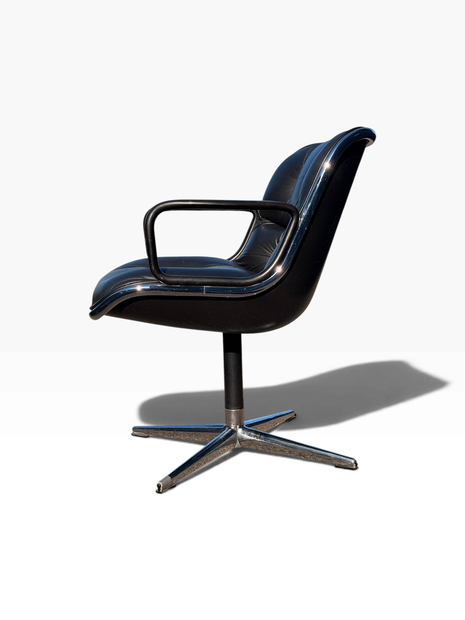 Charles Pollock Executive office chair Knoll black leather 1960