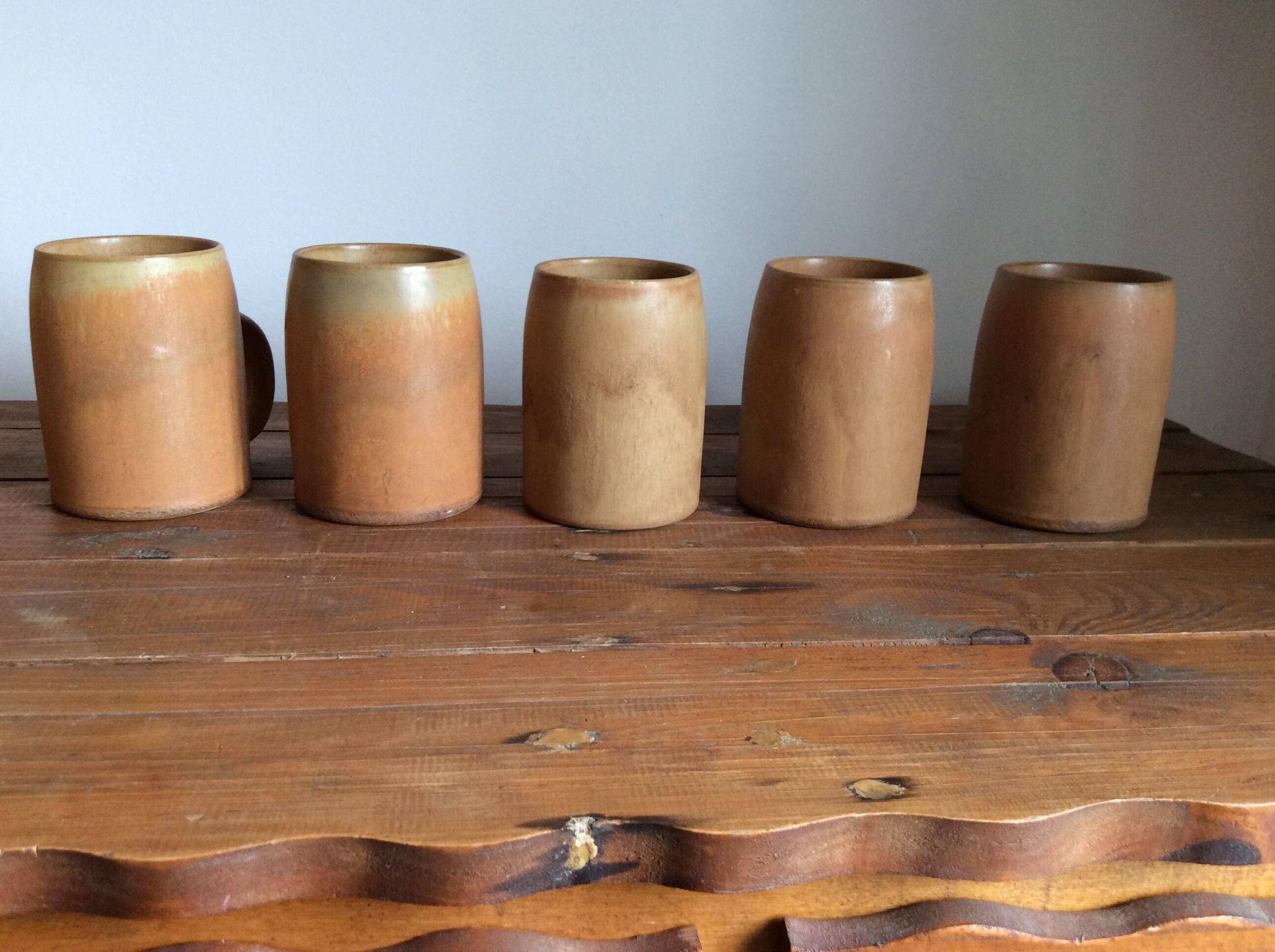 5 stoneware mugs