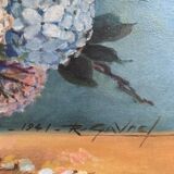 Table bouquet of hydrangeas