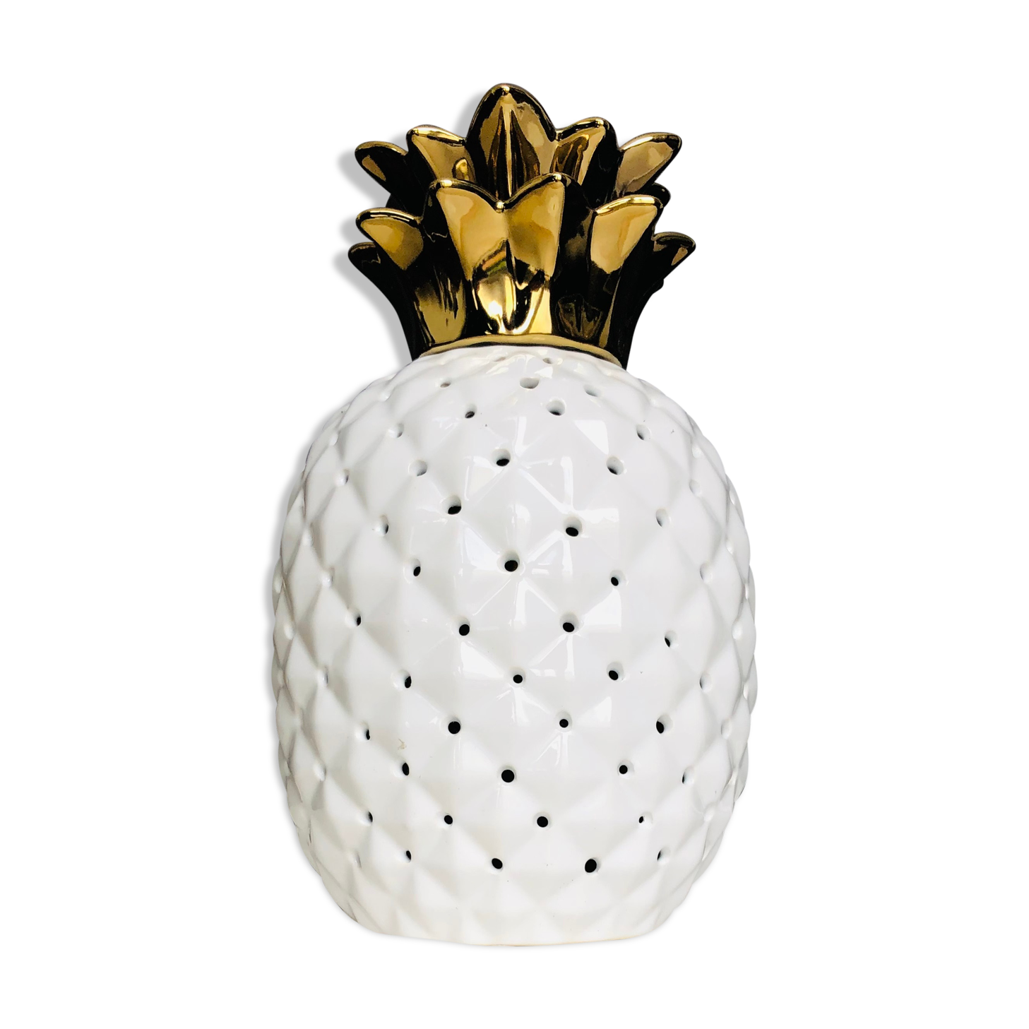 White ceramic pineapple lamp