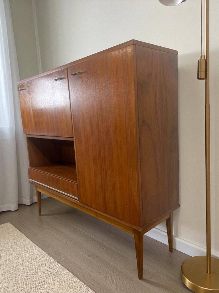 Vintage wooden cabinet / bar cabinet / shelf