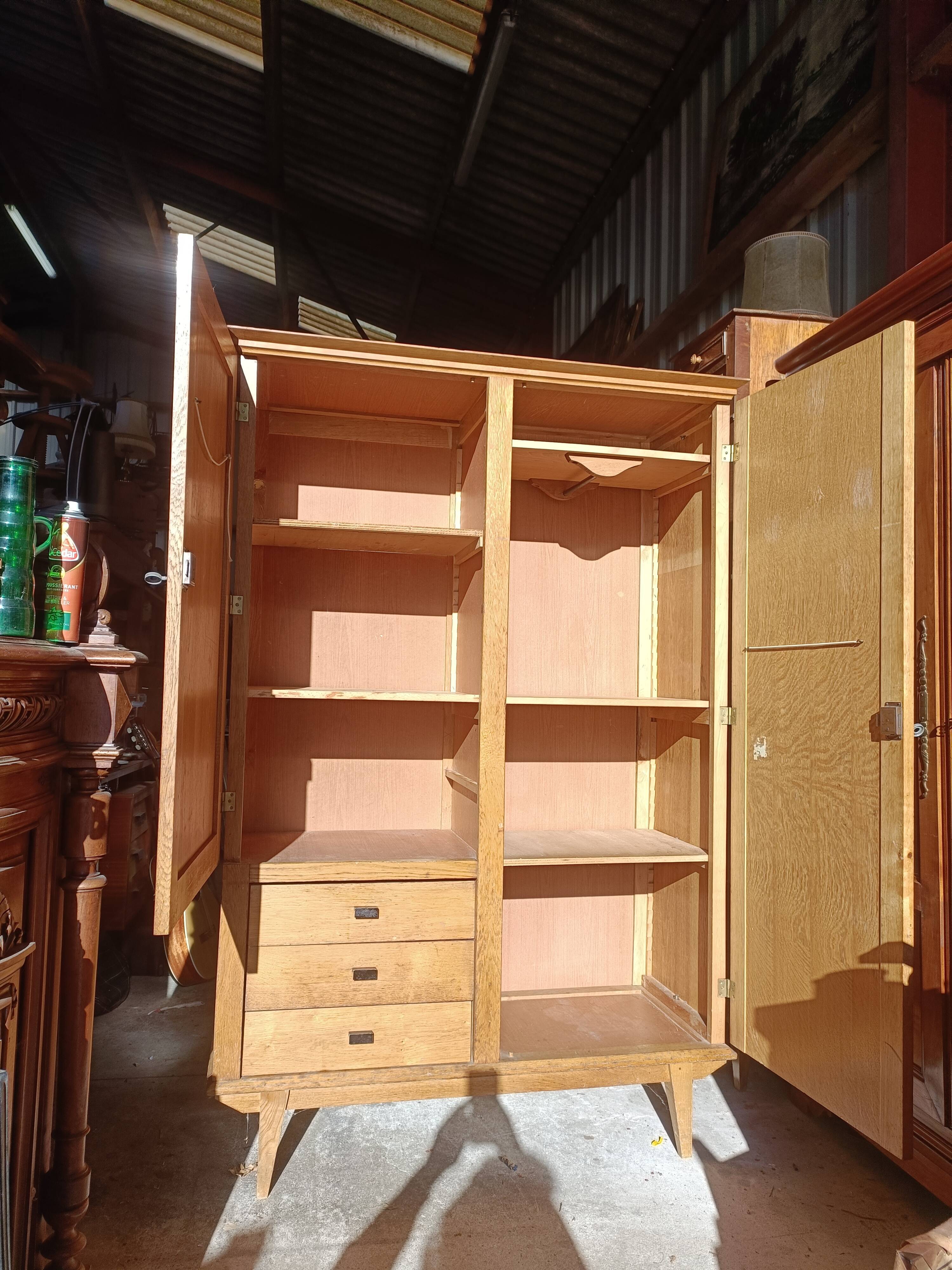 Wardrobe years 50 feet compass