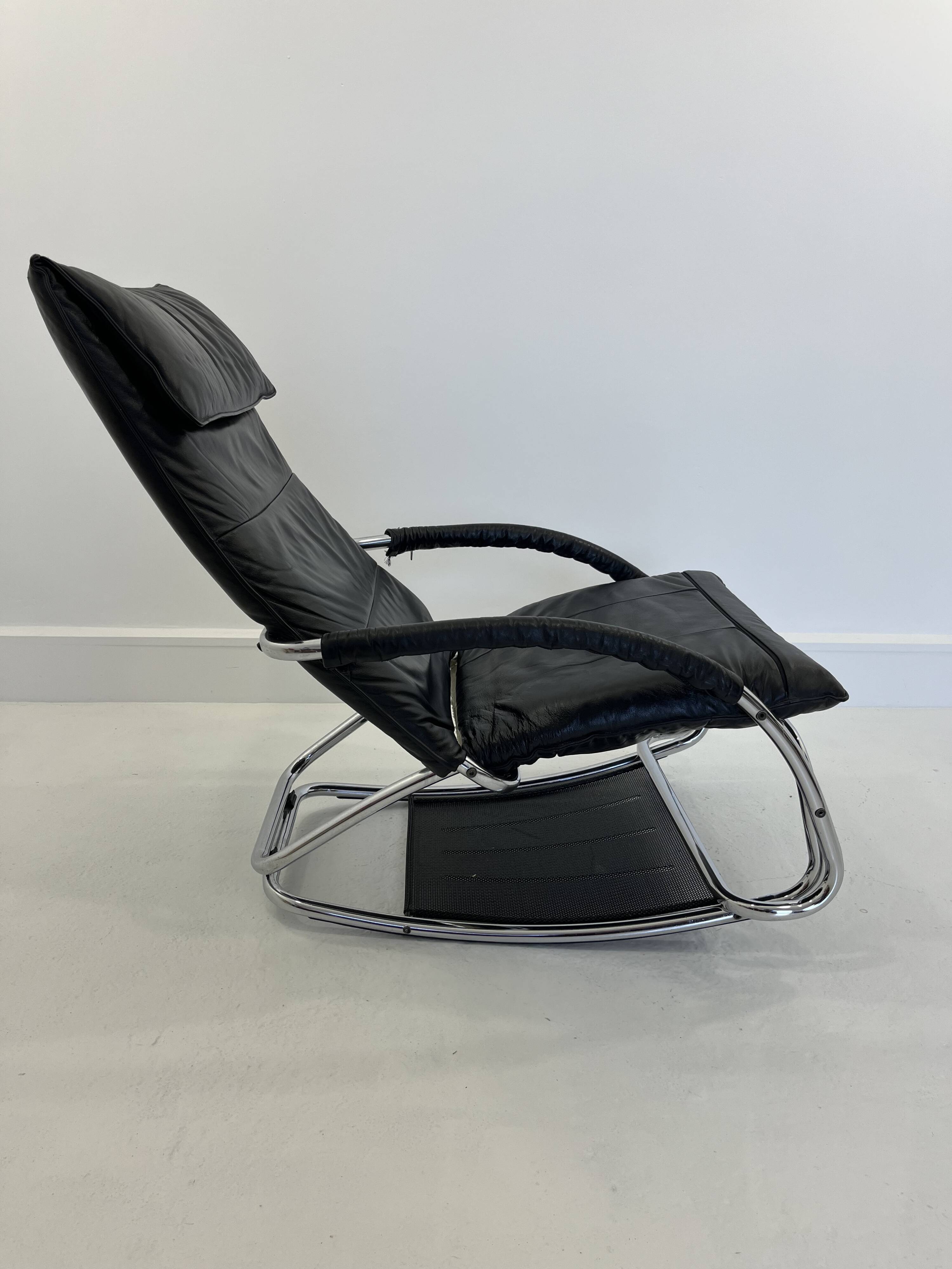 Fauteuil à bascule en cuir par Jochen Hoffman, années 1990