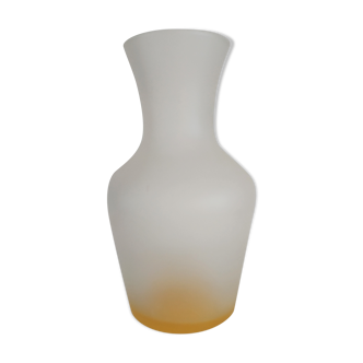 Carafe en verre givré à fond jaune