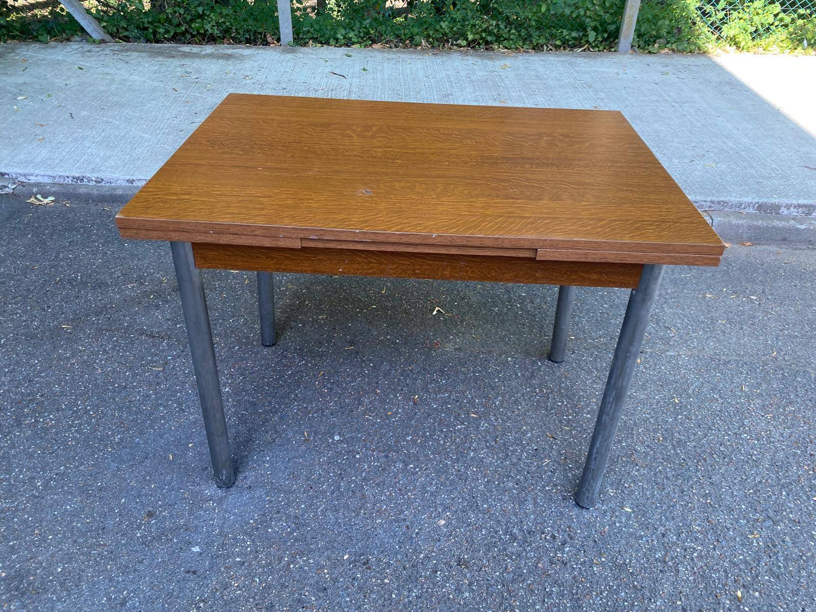 Table de cuisine extensible en bois et acier Cuisines You France 1980