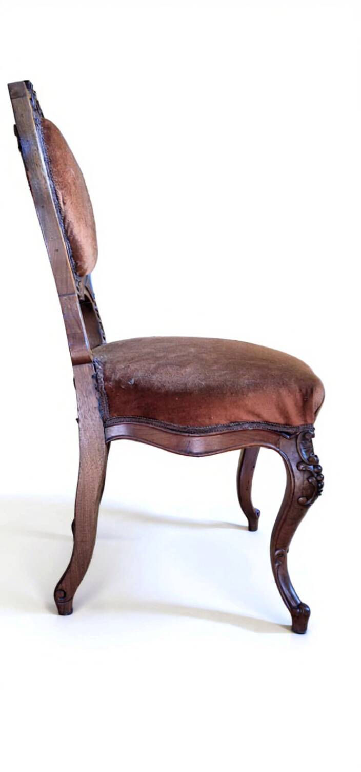 Ensemble de 4 chaises anciennes de style néo-rococo (19e siècle)