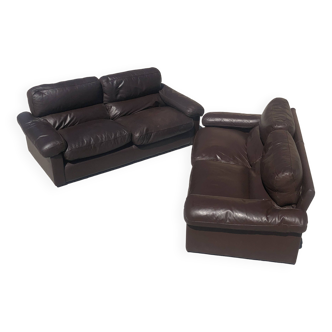 Pair of chocolate leather sofas model "Petronio" by Tito Agnoli for Poltrona Frau 1970