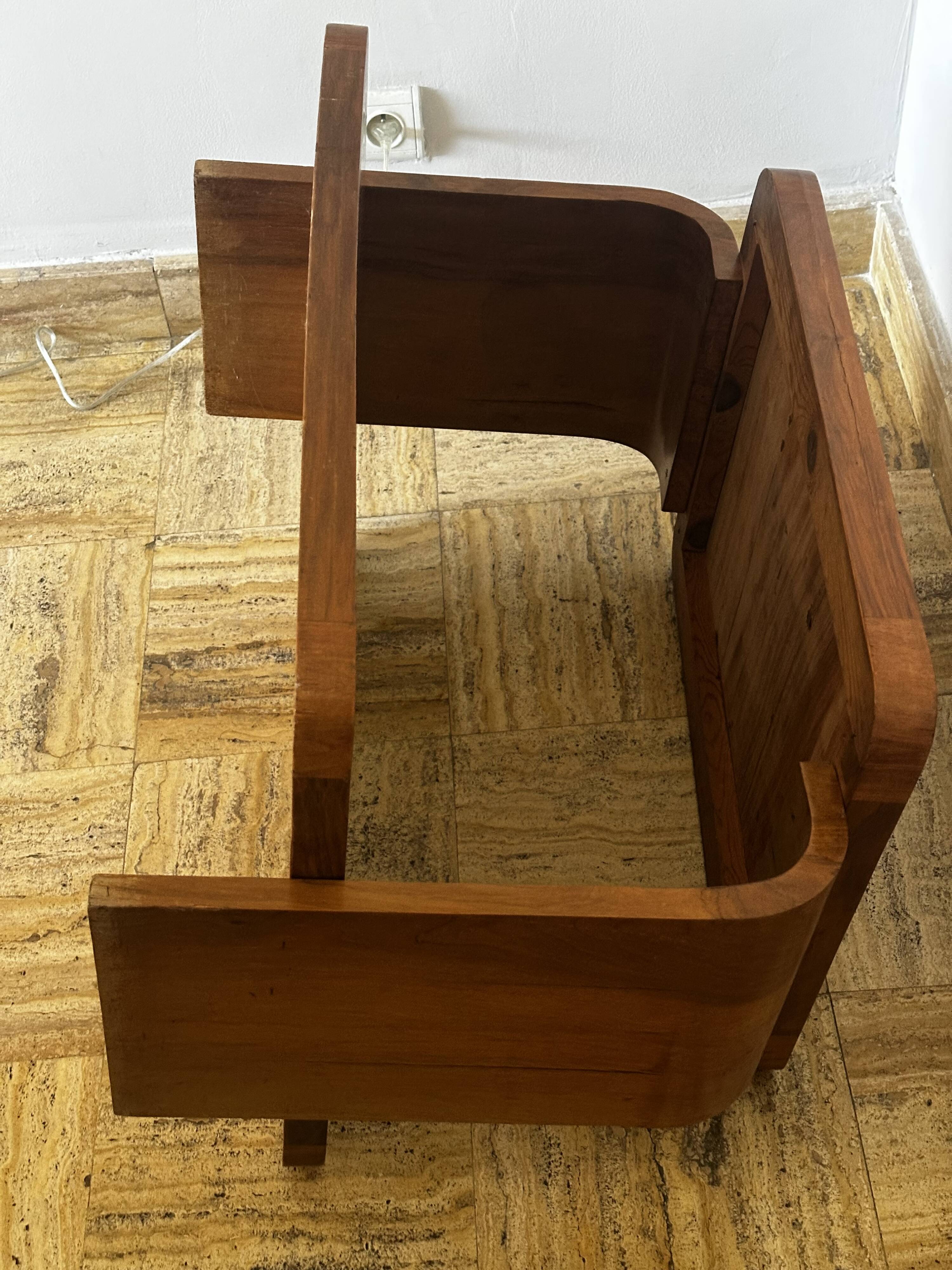 1930s Art Deco side table in marquetry walnut
