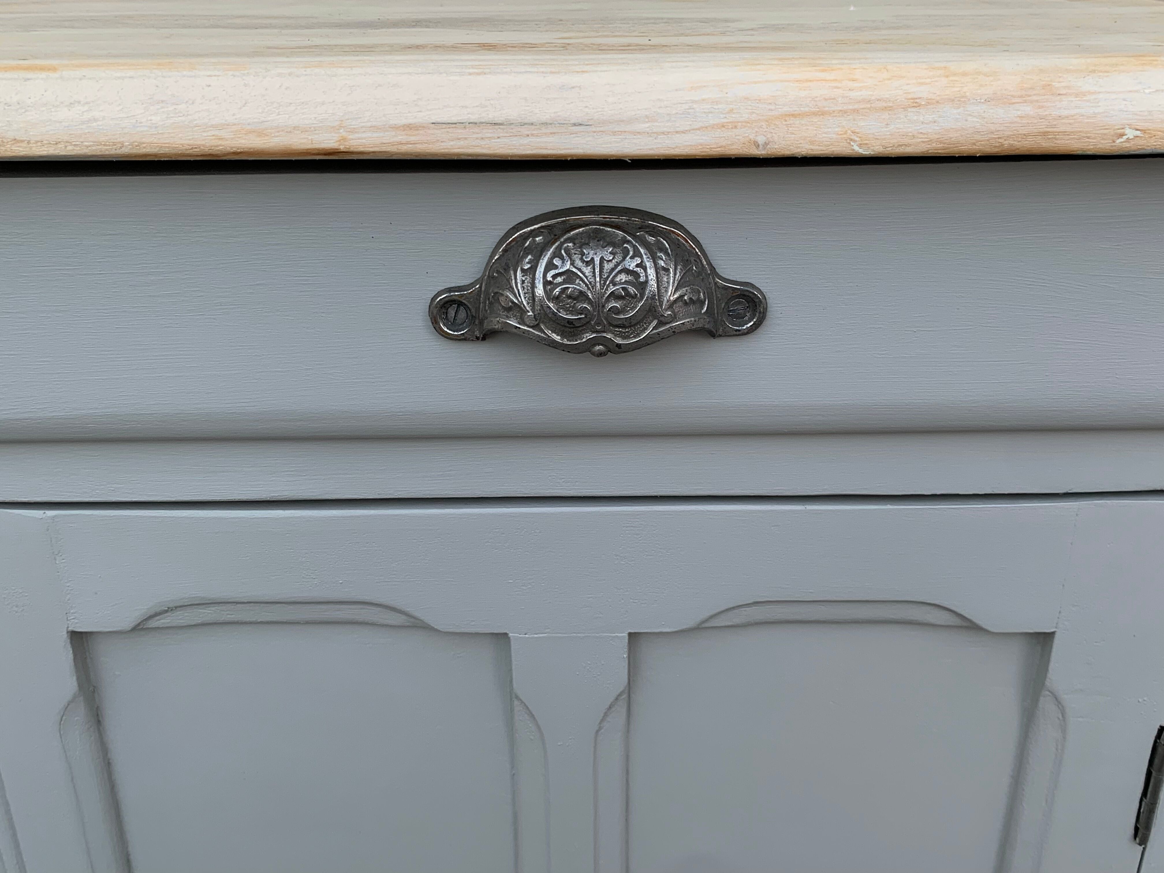 Vintage Parisian buffet 100x100