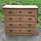 Commode en bois brut