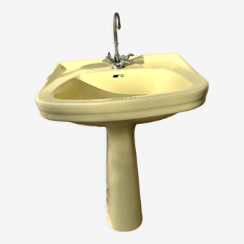 Lavabo vintage jaune pâle