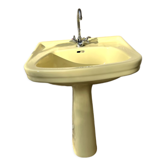 Lavabo vintage jaune pâle