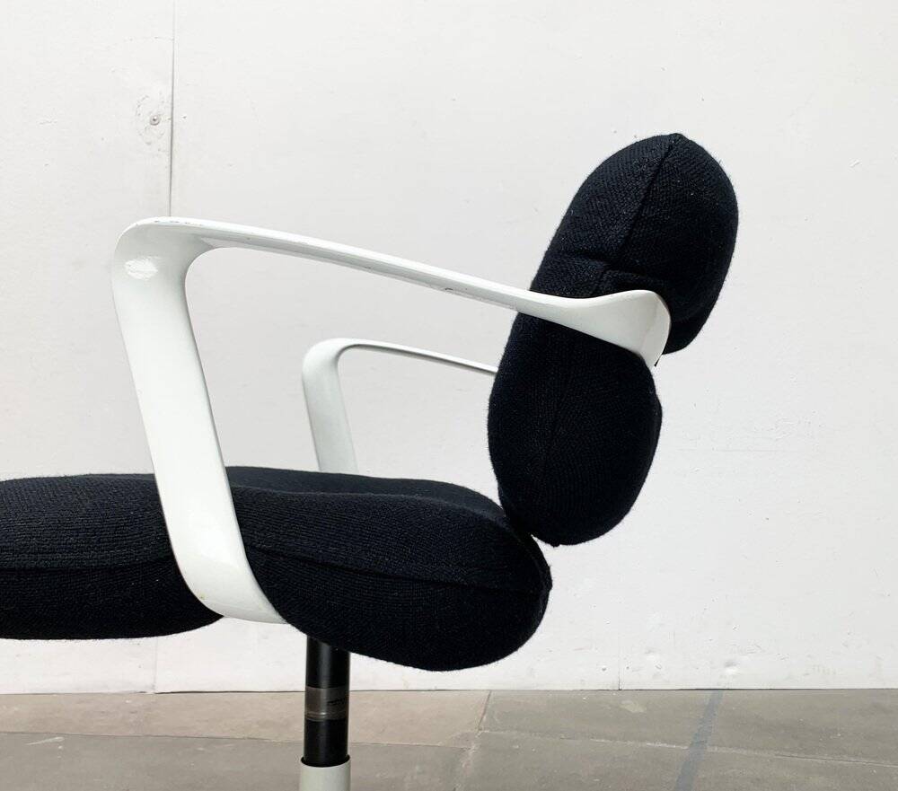 Space Age 2038 swivel armchair by Bruce Hannah & Andrew Morrison for Knoll International, 1970s.