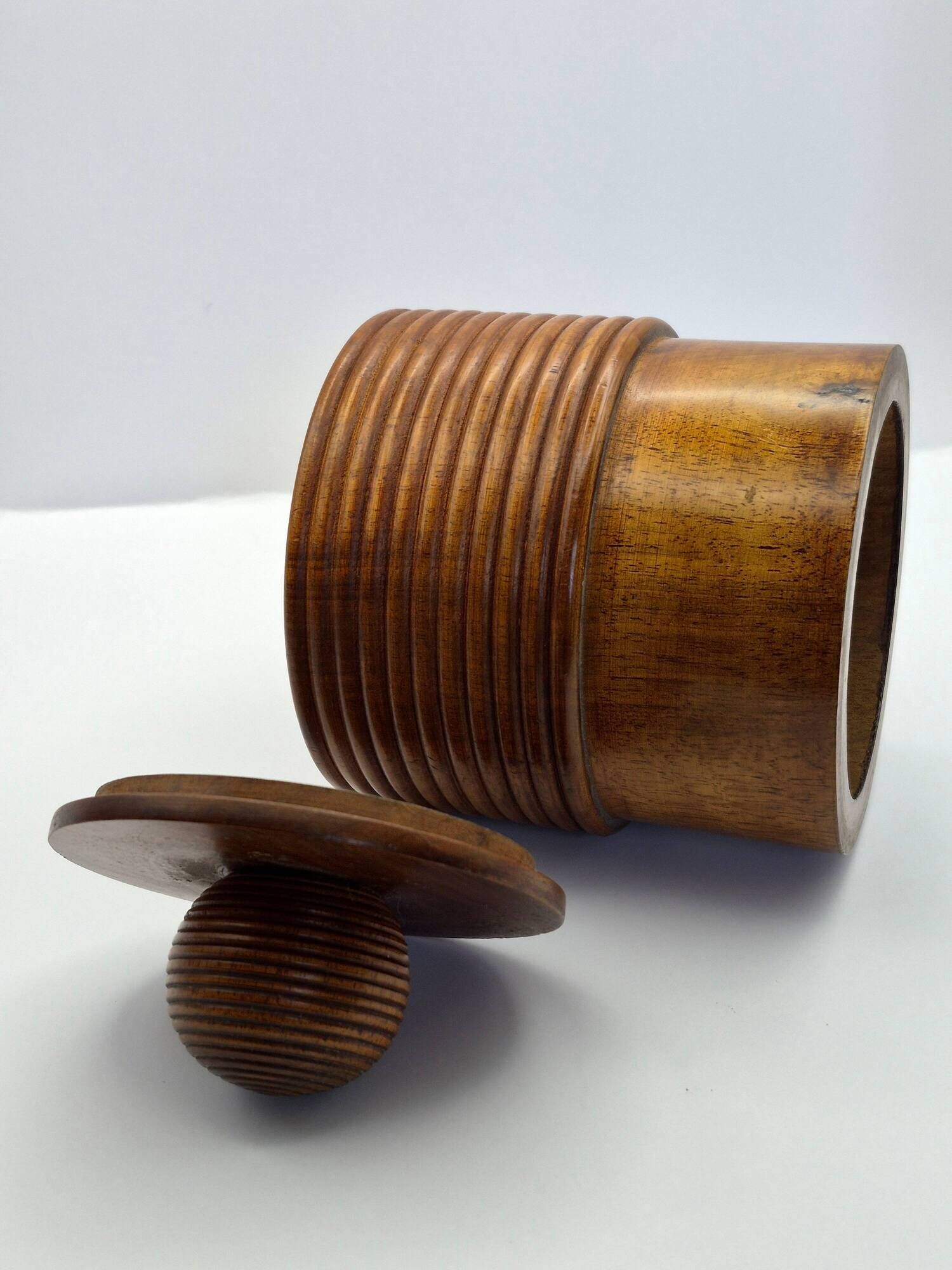 Wooden turned covered pot – vintage snuff box A680